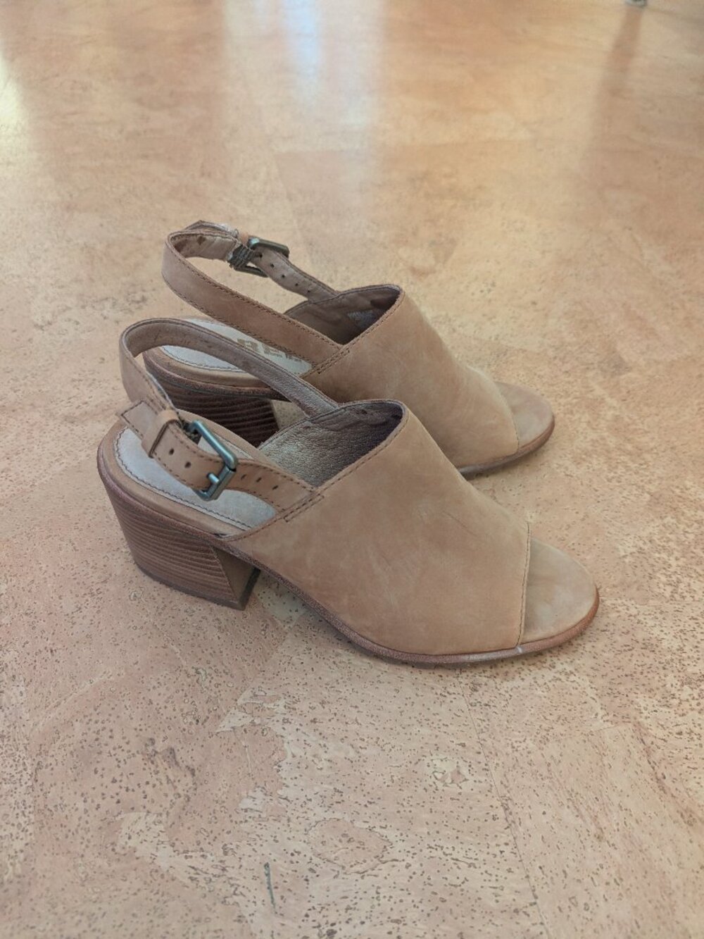 Sorel Sandals 7.5